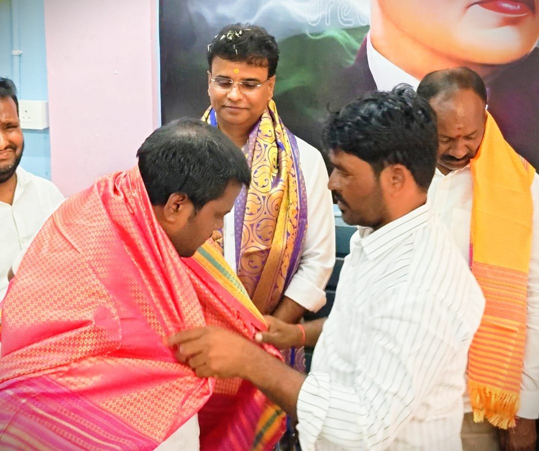 షాపూర్ నగర్‌లో కేఆర్ డిజిటల్స్ ఫ్లెక్స్ ప్రింటింగ్ ప్రారంభోత్సవం