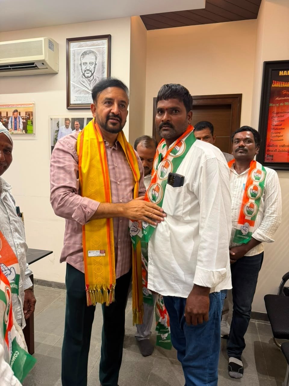 ఎమ్మెల్యే మదన్ మోహన్ సమక్షంలో కాంగ్రెస్ పార్టీలో చేరికలు