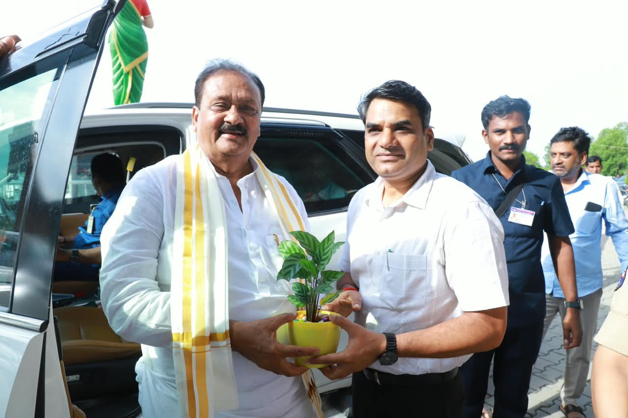 కామారెడ్డి జిల్లా కలెక్టర్ కార్యాలయంలో మీడియా సమావేశం