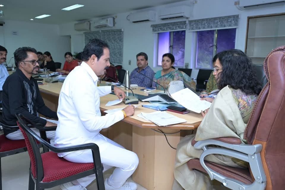 శేరిలింగంపల్లి ప్రజా సమస్యలపై వినతిపత్రం
