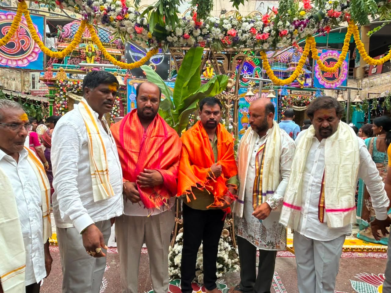 బోనాల పండుగ సందర్భంగా ప్రత్యేక పూజలు
