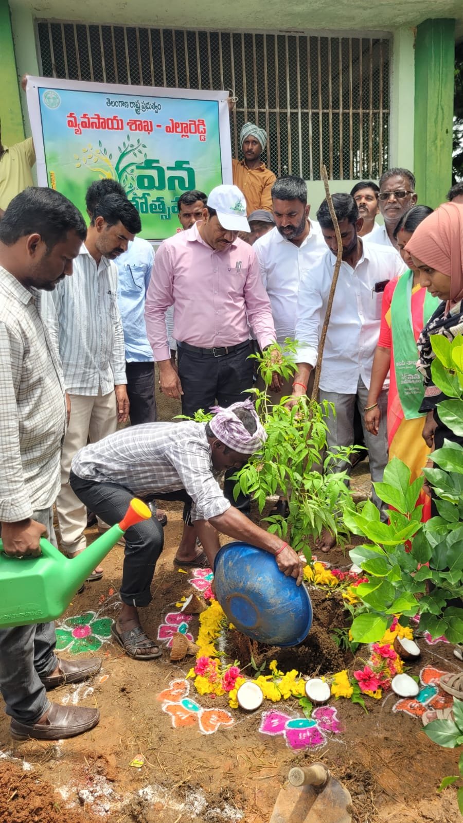 ఎల్లారెడ్డి మండలంలో వనమహోత్సవ కార్యక్రమం
