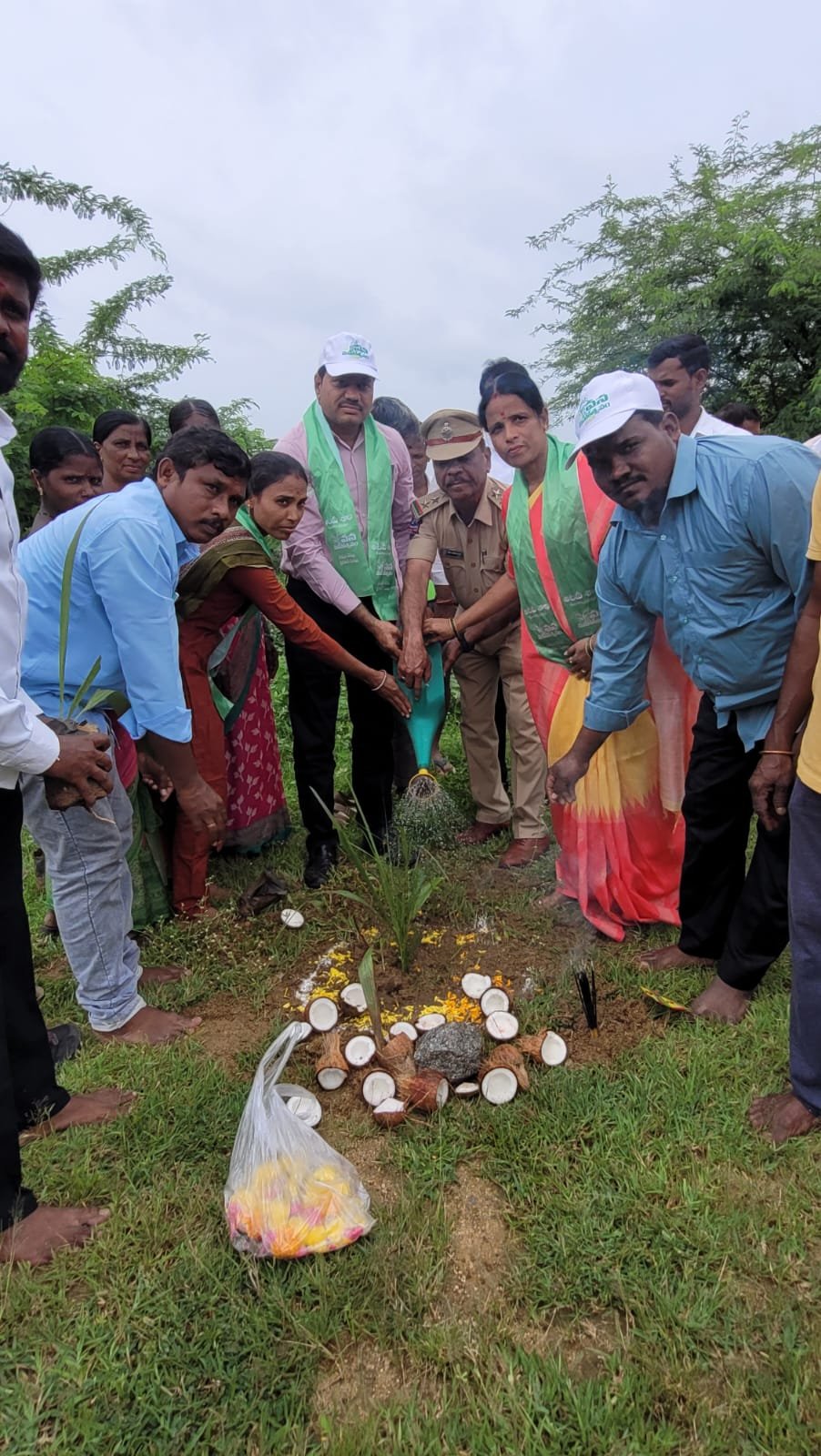మీసన్‌పల్లి రైతు వేదిక వద్ద వనమహోత్సవం