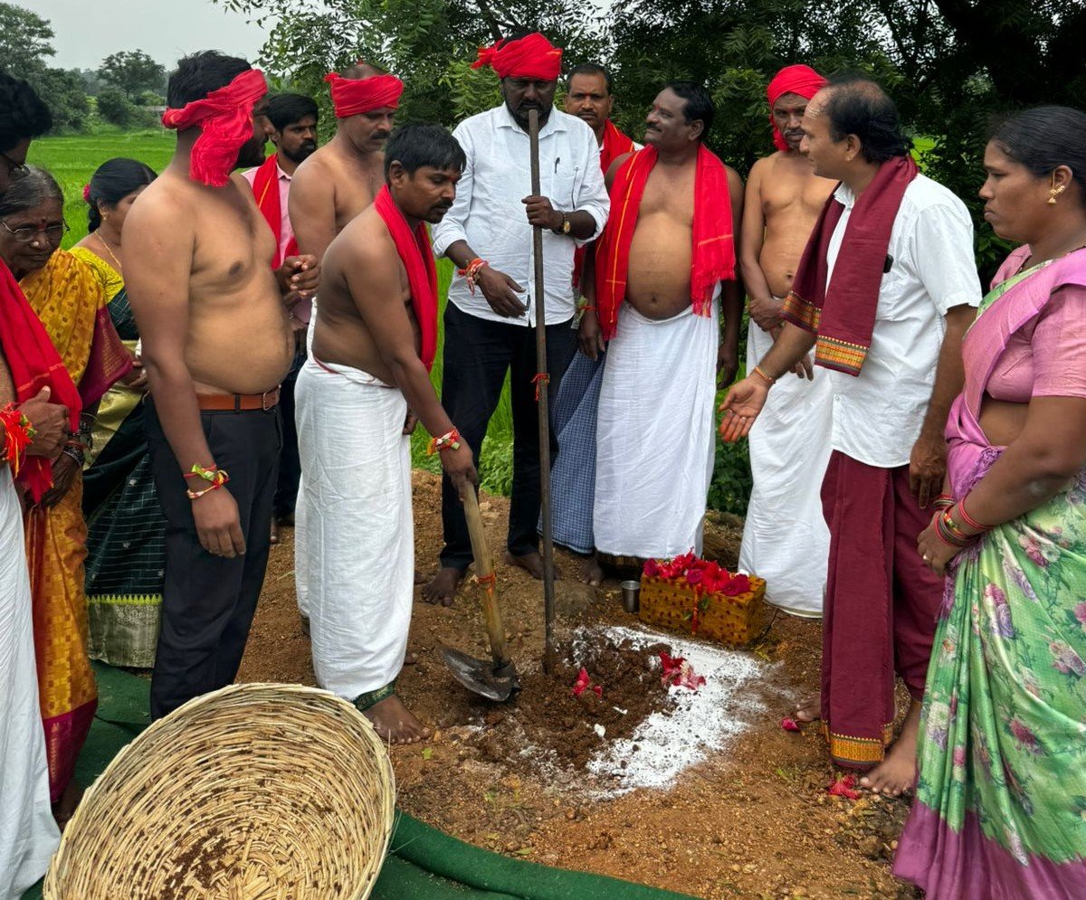 భవానీపేట్‌లో పుట్టల ఎల్లమ్మ తల్లి ఆలయ భూమిపూజ