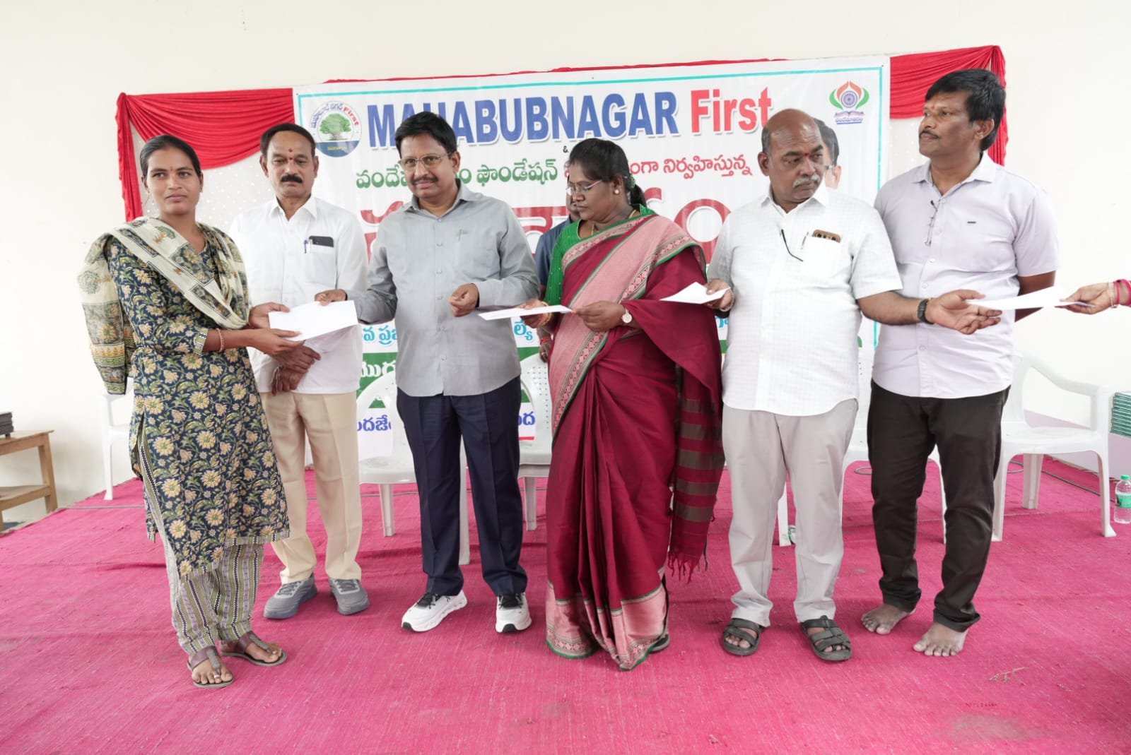 మహబూబ్‌నగర్‌లో విద్యా వాలంటీర్ల కార్యక్రమంలో ప్రభుత్వ విప్ యెన్నం శ్రీనివాస్ రెడ్డి