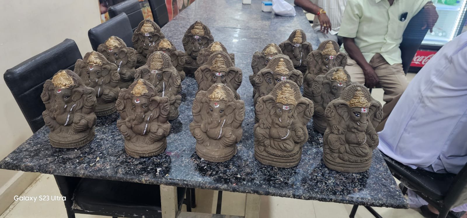కామారెడ్డి అశోక్ నగర్‌లో ఉచితంగా మట్టి వినాయకుల పంపిణీ కార్యక్రమం