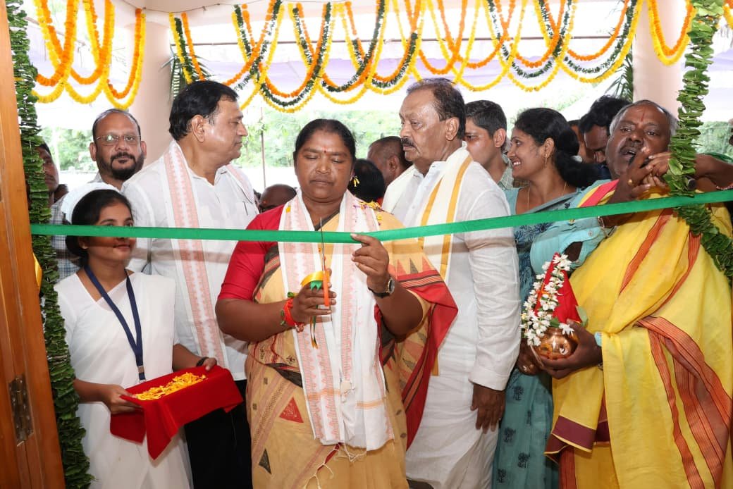 కామారెడ్డిలో సఖి నివాస్ సెంటర్ ప్రారంభోత్సవ దృశ్యం