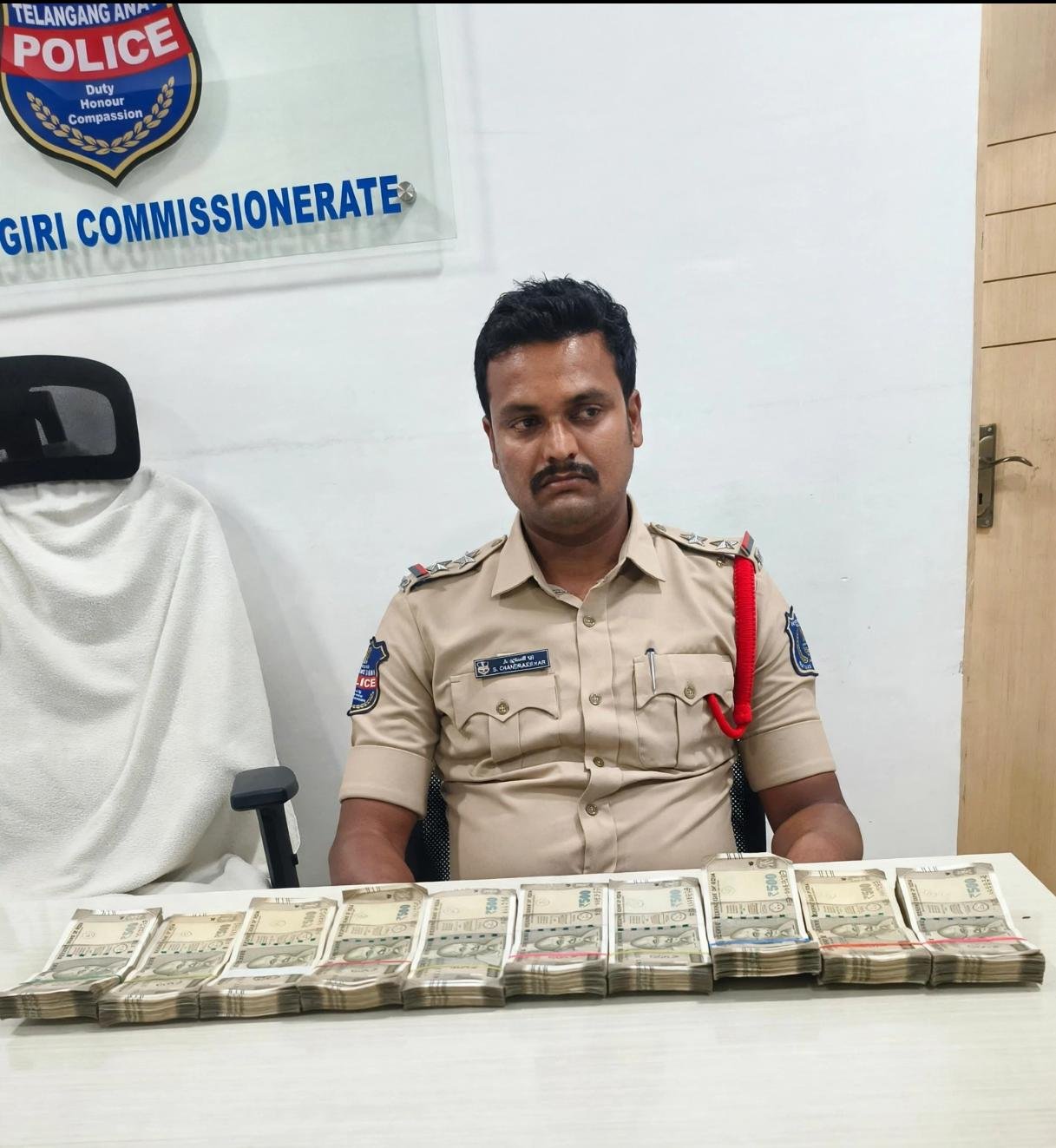 కీసరలో ప్రమాదం కేసులో సీజ్ చేసిన టిప్పర్ లారీకి సంబంధించిన చిత్రం