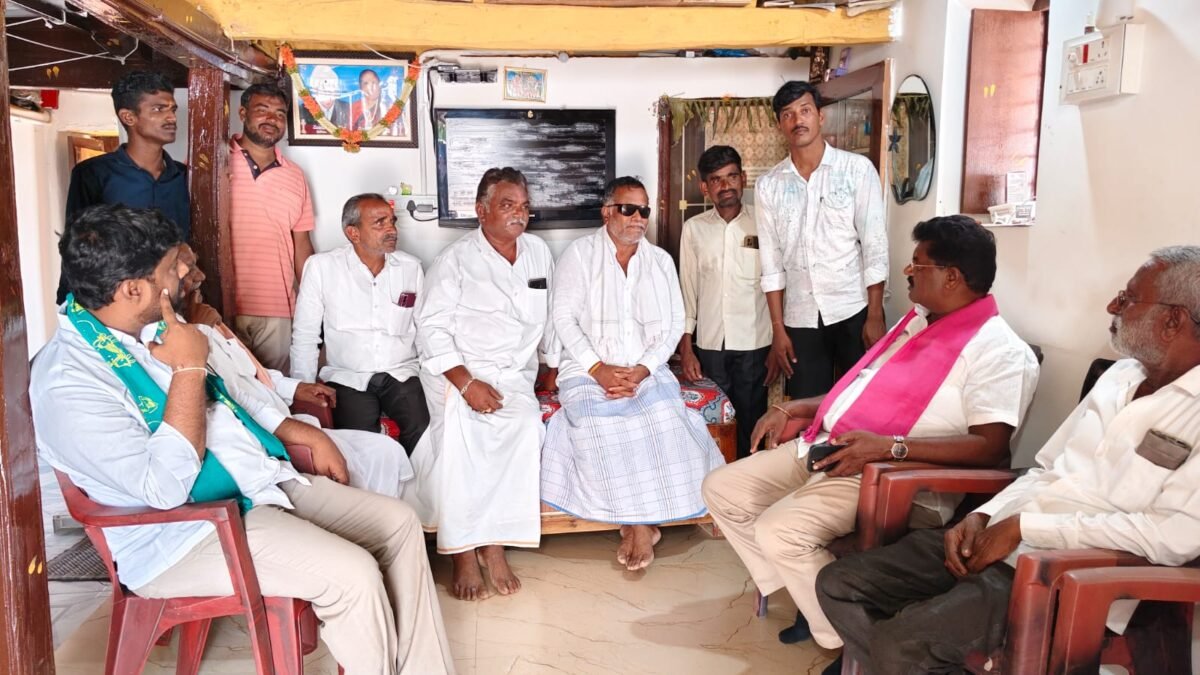Former Jukkal MLA Hanmanth Shinde visits Ram Reddy at his residence in Bandarenjal after eye surgery